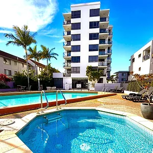 Aqualine On The Broadwater Aparthotel