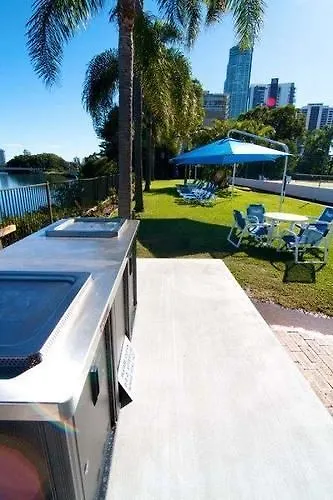 *** Aparthotel Silverton Apartment Resort Surfers Paradise Gold Coast Australia