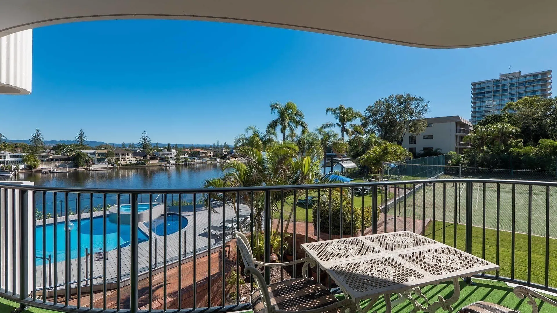 Aparthotel Silverton Apartment Resort Surfers Paradise Gold Coast